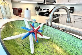 Crystal Tower 1109 2 Bedroom Condo by RedAwning