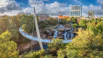 Holiday Inn Express And Suites Greenville - Taylors by IHG