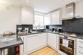 Large Apartment near Windsor Castle