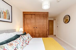 Large Apartment near Windsor Castle