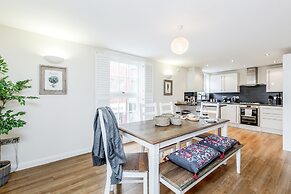 Large Apartment near Windsor Castle