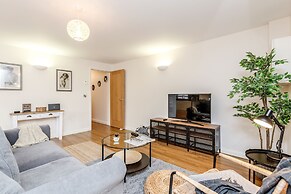 Large Apartment near Windsor Castle