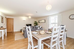 Large Apartment near Windsor Castle