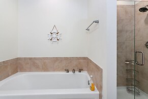 601 Mariners Circle by Hodnett Cooper