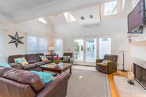22 Coast Cottages by Hodnett Cooper