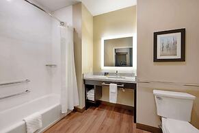 Best Western Plus Lakeview Hotel