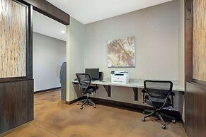 Best Western Plus Lakeview Hotel