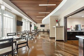 Best Western Plus Lakeview Hotel