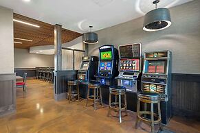 Best Western Plus Lakeview Hotel
