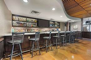 Best Western Plus Lakeview Hotel