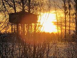 Treehouse Magpies Nest With Bubble Pool