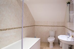 Velvet 2-bedroom Apartment Clock House - Hoddesdon