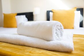 Velvet 2-bedroom Apartment Clock House - Hoddesdon