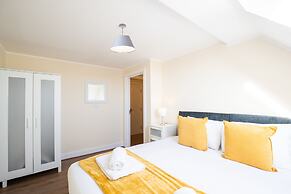 Velvet 2-bedroom Apartment Clock House - Hoddesdon