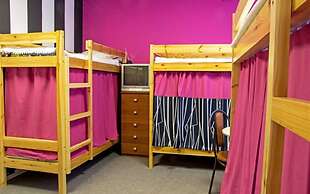 V Pitere Zhit Hostel