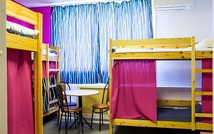 V Pitere Zhit Hostel