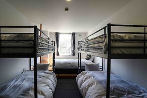 The Phat Packers - Hostel