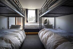 The Phat Packers - Hostel