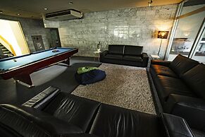 The Phat Packers - Hostel