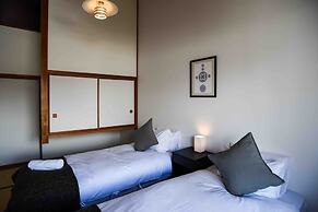 The Phat Packers - Hostel