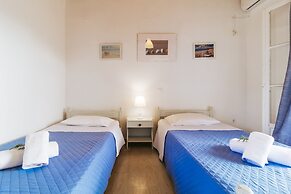 Sunflower Apartments & Studios