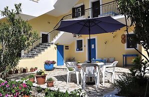 Sunflower Apartments & Studios