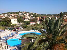 Sunflower Apartments & Studios