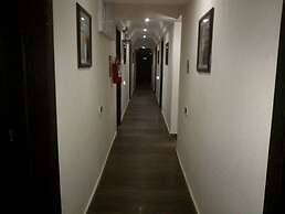 Wood Peckers Hotel