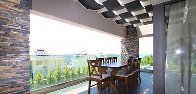 Villa Joy 2 by JoyLettings