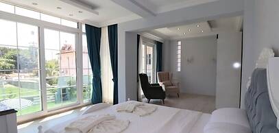 Villa AKD1  by JoyLettings