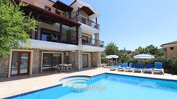 Villa AX07 by JoyLettings
