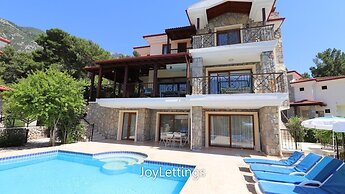 Villa AX07 by JoyLettings