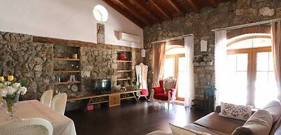 Villa BLN1 by JoyLettings