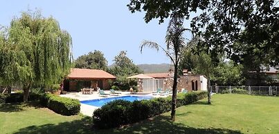 Villa BLN1 by JoyLettings