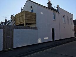 One Bedroom Flat in Whitstable With Free Parking