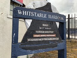 One Bedroom Flat in Whitstable With Free Parking