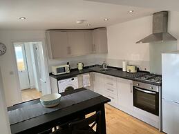 One Bedroom Flat in Whitstable With Free Parking