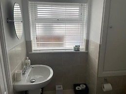 One Bedroom Flat in Whitstable With Free Parking