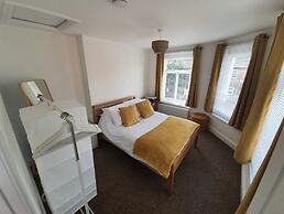 One Bedroom Flat in Whitstable With Free Parking