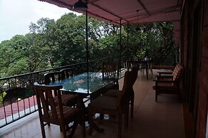 Hotel Godai Girikunj