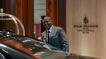 Four Seasons Hotel Tokyo at Otemachi