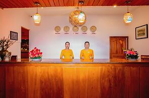 E-Outfitting Golden Country Hotel