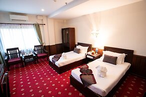 E-Outfitting Golden Country Hotel