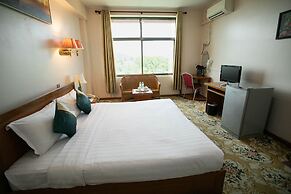 E-Outfitting Golden Country Hotel