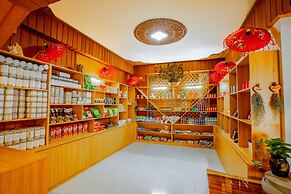 E-Outfitting Golden Country Hotel