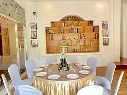 E-Outfitting Golden Country Hotel