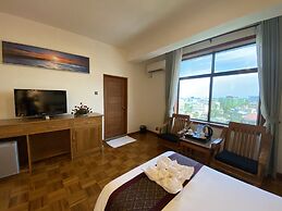 E-Outfitting Golden Country Hotel