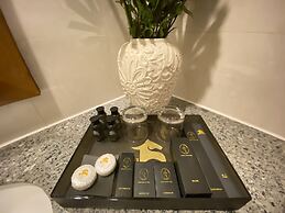 E-Outfitting Golden Country Hotel