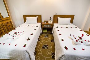 E-Outfitting Golden Country Hotel