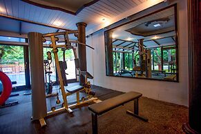 E-Outfitting Golden Country Hotel